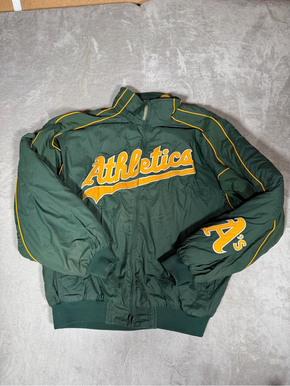 Vintage Majestic Oakland Athletics Collection dugout Jacket XL